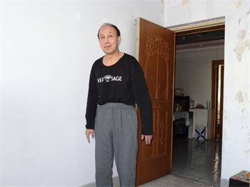'图15:站起来的林泽华 (二零一五年拍摄)'