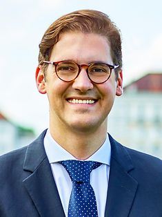 '图3:德国国会议员,斯特凡·皮尔兴格(Stephan?Pilsinger)?给本次活动致信,他提醒别的政权尊重生命的价值,及抨击唾弃强取豪夺器官之罪恶。'