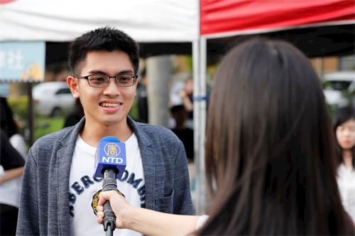 '图9:就读台大翻译所硕一的卓廷威,在修炼后自信乐观地面对社会中的每一个人。'