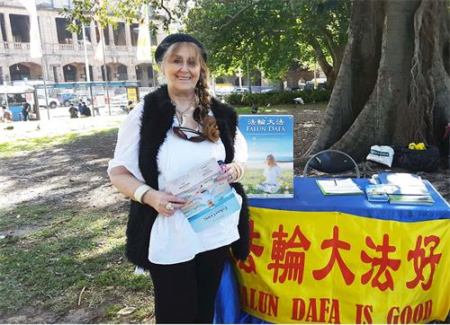 '图9:克里斯蒂娜(Christina?Ringsell)女士表示希望能做些什么来帮助尽快制止这惨无人道的迫害'