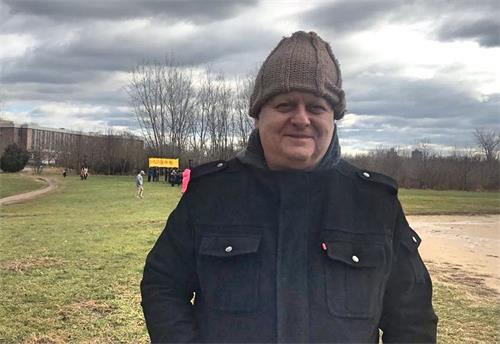 '图5:丹尼斯·鲍蒂斯(Denis?Baudis)是一名蛋糕师,他表示学习法轮大法后,带给他很多的创造力。'