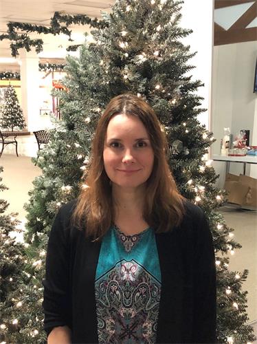 '图3:心理医生杜塞(Marie-Helene Doucet)博士说修炼大法带给她内心的平静,她每天都在心里谢谢师父。'