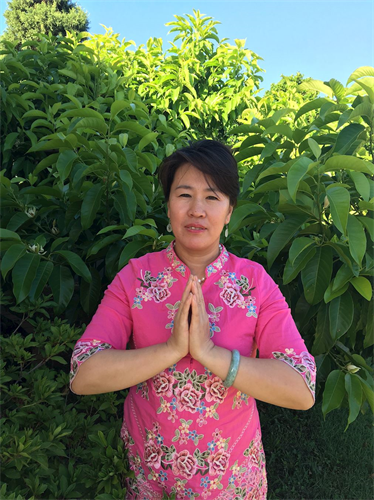 '图3:安妮:我代表全家大法弟子恭祝师父新年好!'