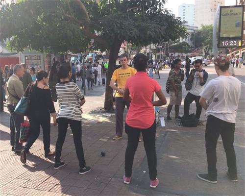 '图11~12:各族裔市人在学功'