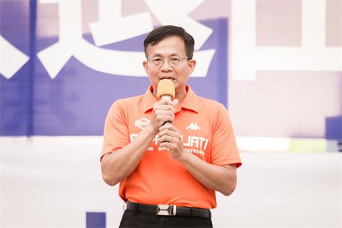 '图3:新竹市议员曾资程盼法轮功学员能自由在中国土地实践“真善忍”的理念。'