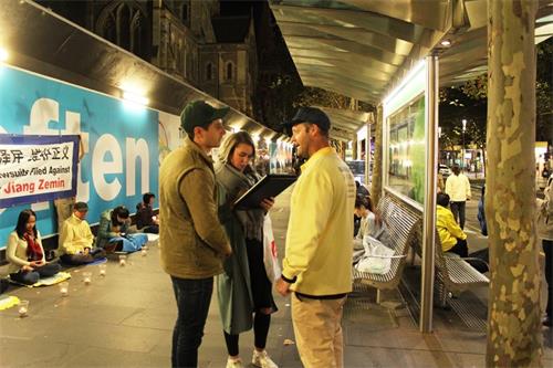 '图12:埃里克斯(Alex)(左)和同伴马琳(Malin)。'