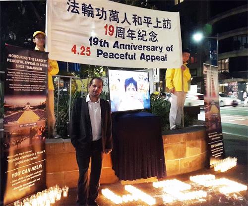 '图10:项目经理托尼、霍斯尼(Tony Hosni)表示:我把这些真相传播给中国朋友。'