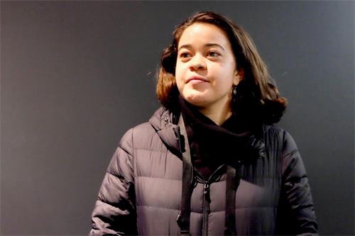'图10:来自美国华盛顿的制片人孔德尔(Erin Kökdil)说,《求救信》震撼至极、扣人心弦。'