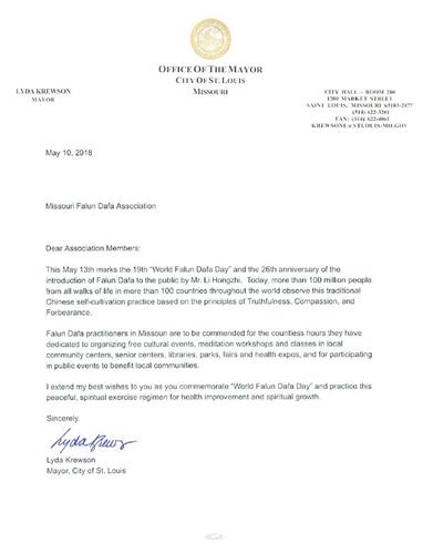 '图:美国密苏里州圣路易市市长莱达·克鲁森祝贺世界法轮大法日的贺信'