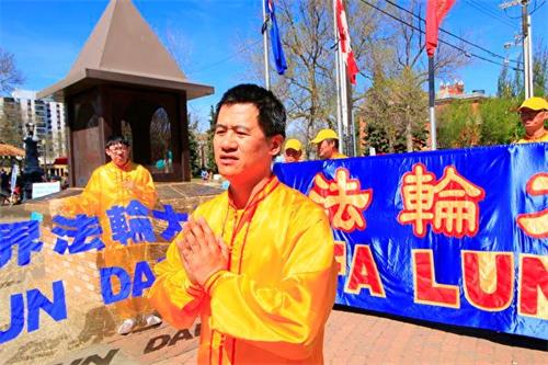 '图7:新学员凯感恩师父让他明白了生命的意义。'