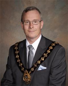 图11:安省奥沙华(Oshawa)市长约翰亨利(John
