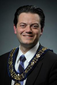 图13:安省伯瑞(Barrie)市长Jeff