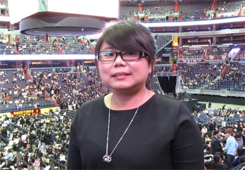 '图4:罗立惠修炼后身心有很大的改变,人生观变的很乐观开朗,她非常珍惜每年参加国际法会的殊胜机缘。'