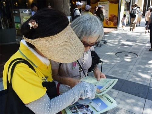 '图11:茜城女士表示讲真相的做法很好'
