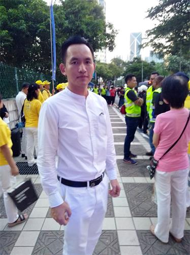 '图3:修炼法轮大法已有21年的蔡伟强呼吁人们关注法轮功无辜遭迫害的事实。'