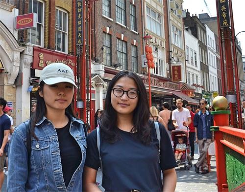'图17:来自韩国留学生的海恩玛(Hyeinma)(左)和达茜(Dahee)(右)认为应该让全世界的人知道中共强摘法轮功学员器官的罪恶。'