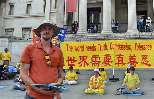 '图20:法轮功学员格慈?乔马尼思(Girts?Trautmanis)真心希望中国人能了解法轮功真相。'