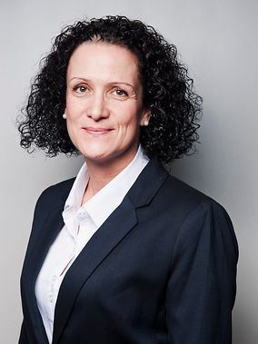 '图12:国会议员尼柯尔·赫斯特(Nicole Höchst,选项党,MdB AfD)'