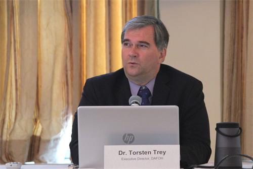 '图1:“医生反对强制摘取器官组织”执行主任托斯坦·特瑞(Torsten Trey)'