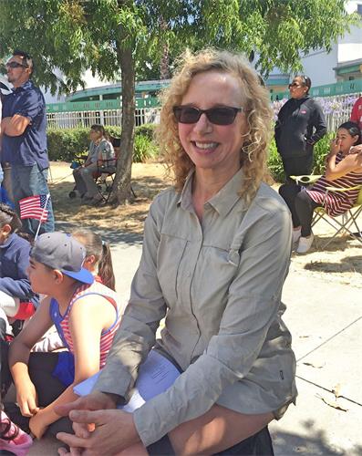 '图20:凯瑟琳非常喜欢法轮功的真善忍原则'