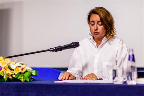 '图3:法轮功学员在发言'