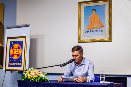 '图6:法轮功学员兹德拉夫科在发言'