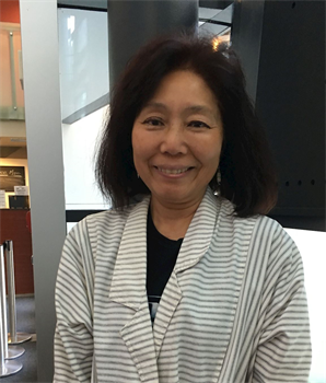 '图2:2018年8月3日晚,巴斯顿(Chiyo Buston)看完纪录片《求救信》后表示,对拍摄者把真相告诉全世界的勇气很钦佩。'