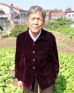 '李月虎的母亲:邓德珍'