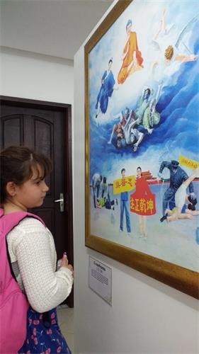 '图5:拉丽萨(Larissa)关注的细看善恶的较量'