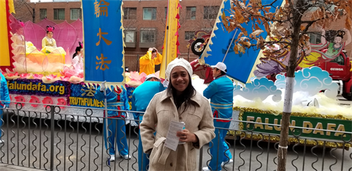 图13:来自印第安纳州的Pilner女士非常喜欢法轮大法的“真、善、忍”原则。