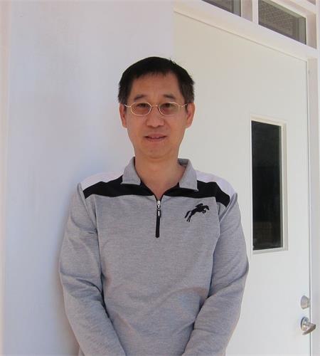 '图3:职业军人退伍的张世庆,亲身见证修炼大法的美好,心里非常踏实、满足,充满快乐。'
