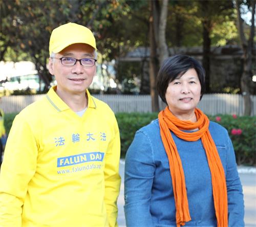 '图11:江朝富与尹中慧夫妻,修炼使他们找到回家的路。'