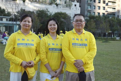 '图12:杨忠勋和妻女三人,修炼的过程中转变心境为人着想化解冤怨,不断从大法中受益。'
