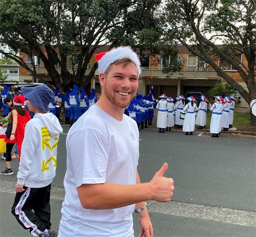 '图9:本·麦克默德兰特别喜欢天国乐团。'