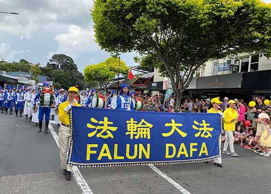 新西兰圣诞游行 法轮功受瞩目(图)