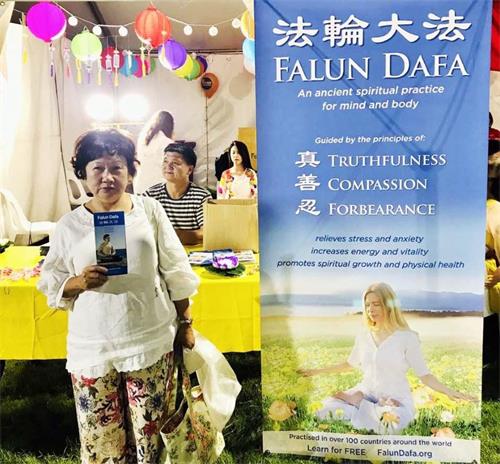 '图4:六十岁的越南娜郭女士(Ngoc Ngo):希望让中国人知道法轮大法好!'