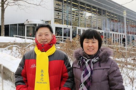 '图3:“感恩师父对我们的救度,让我们的生命走向光明。”法轮功学员孙先生夫妇由衷地感恩李洪志大师。'