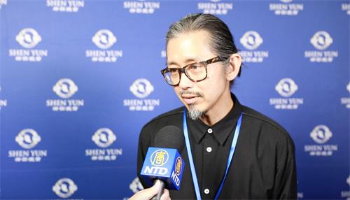 二零一九年三月六日晚,著名时装设计师五十川明(Akira Isogawa)观看了神韵世界艺术团在悉尼Lyric 剧院(Sydney Lyric Theatre)的首场演出。