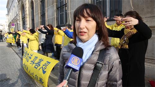 图8:法国一所公共机构的项目负责人桑德琳(Sandrine)女士在接受采访