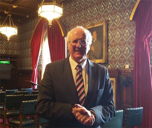 图2:国会议员吉姆·香农(Jim Shannon MP)。