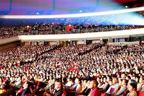 '图3:二零一九年四月七日晚,美国神韵巡回艺术团在墨西哥城国家礼堂(Auditorio Nacional)的演出,让数千观众观赏到这台“世界第一秀”。'