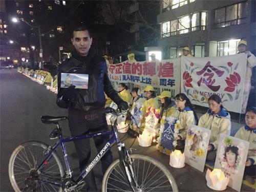 '图9:来自摩洛哥的伊斯梅尔(Ismail)先生感谢法轮功学员让他知道了真相'
