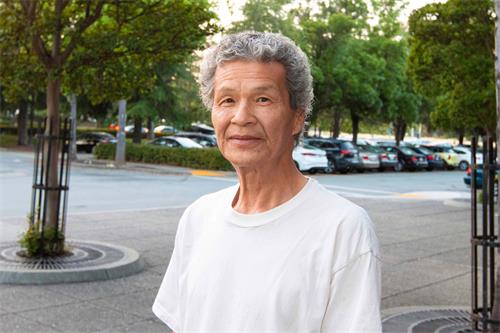 图8:来自广东的司徒维荣表示,他知道炼法轮功肯定会身体好。