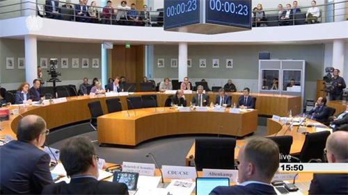 '图1:二零一九年五月八日下午,德国国会人权委员会举行中国人权问题听证会,关注在中国发生的强摘器官罪行。'