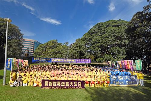 '图1:二零一九年五月九日,悉尼学员怀着对李洪志大师无限的感恩,向师尊遥祝生日快乐!'