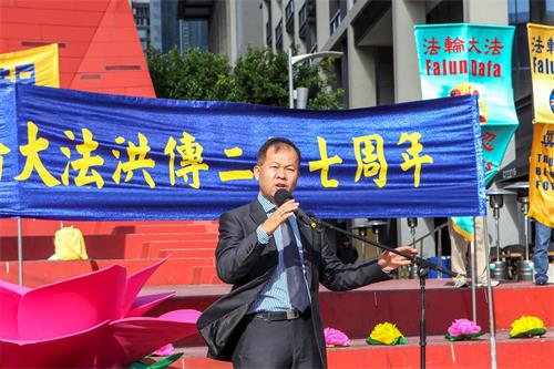 '图11:澳洲越南裔社区协会全国主席阮本(Bon Nguyen)先生发言。'