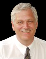 '图1:褒奖发起人、纽约州第四选区众议员Steven Englebright'