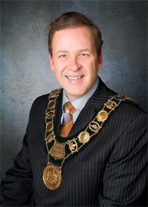 '图24:安省圣凯瑟琳市(St. Catharine)市长沃尔特·森慈克(Walter Sendzik)。'