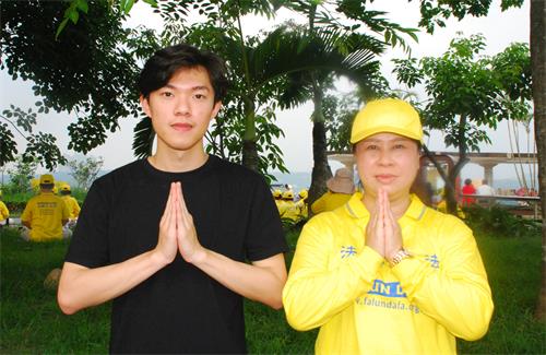 图16:学员丽娟非常感谢师父,她说大法让人心向善,道德回升。