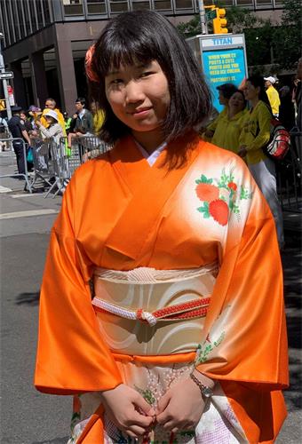 '图2:来自日本的十七岁女孩井田千景'